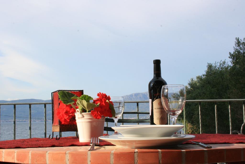 Apartments Villa San Antonio Слатине Экстерьер фото